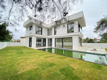 Kepez Antalya'da Çağdaş Lüks Satılık Villa